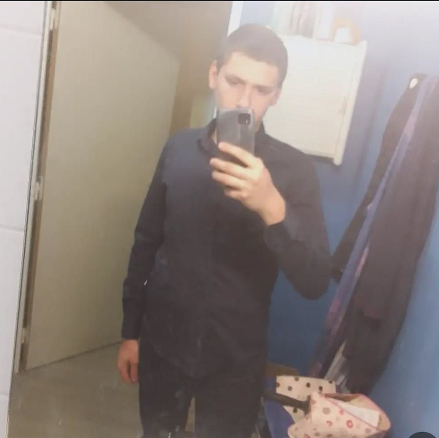 Emre-can - Cruising gay à Rumes Profil de Emre-can, 42 ans, Cruising gay à Rumes (Hainaut)
