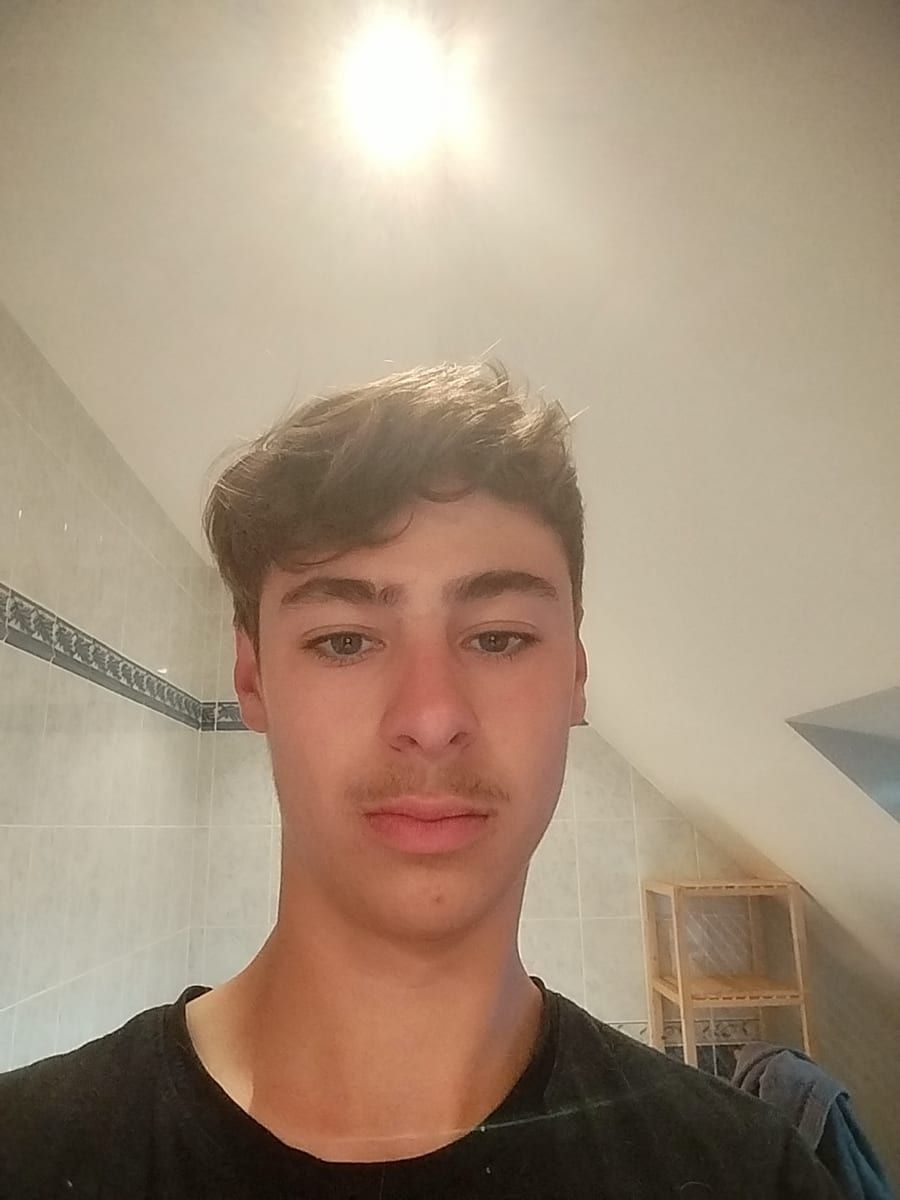 Profil de Stojan, 30 ans, Cruising gay à Amay (Liège)