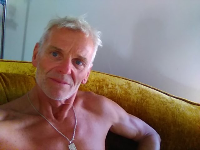 Mirza - Cruising gay à Libramont-Chevigny Profil de Mirza, 26 ans, Cruising gay à Libramont-Chevigny (Luxembourg)