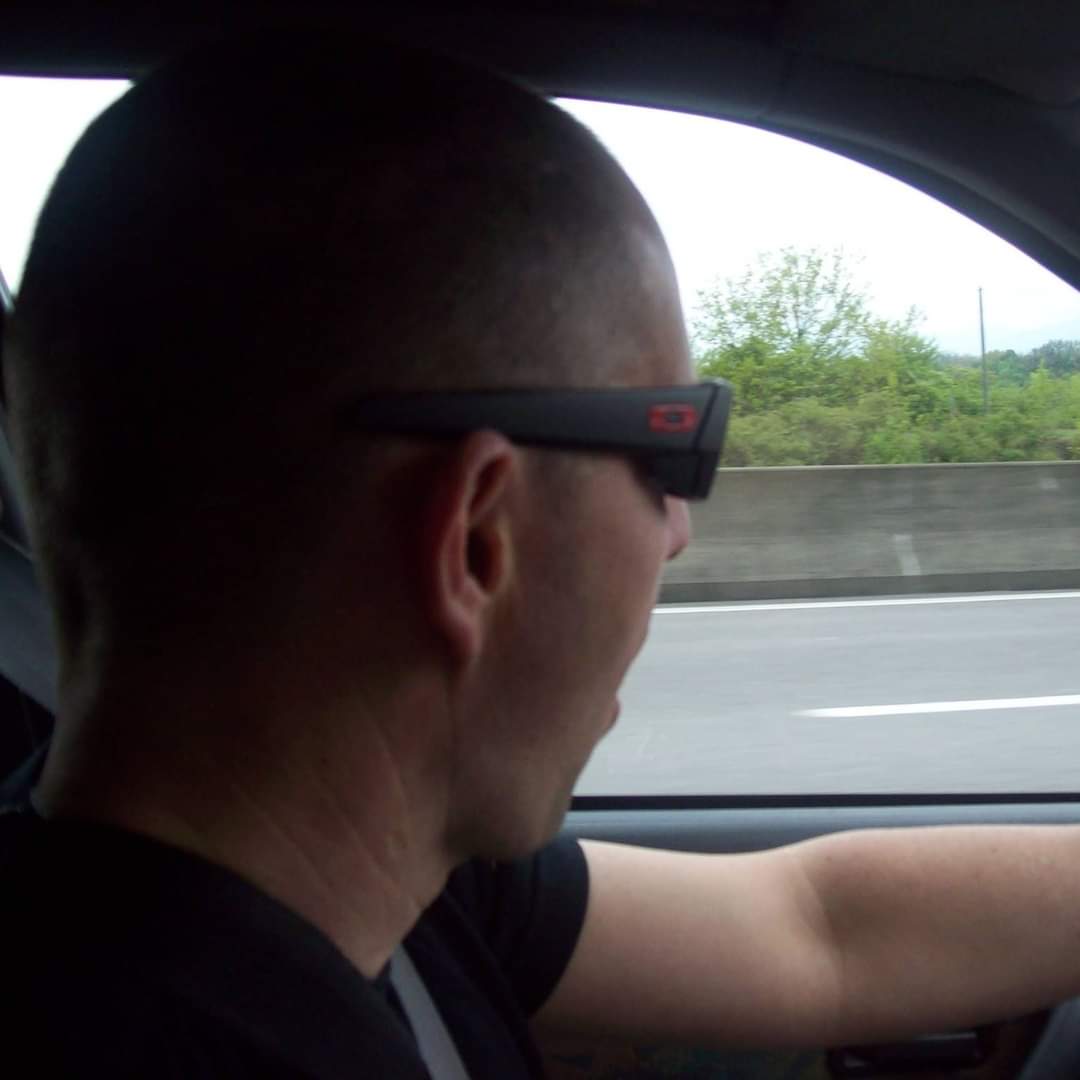 Revan - Cruising gay à Attert Profil de Revan, 24 ans, Cruising gay à Attert (Luxembourg)