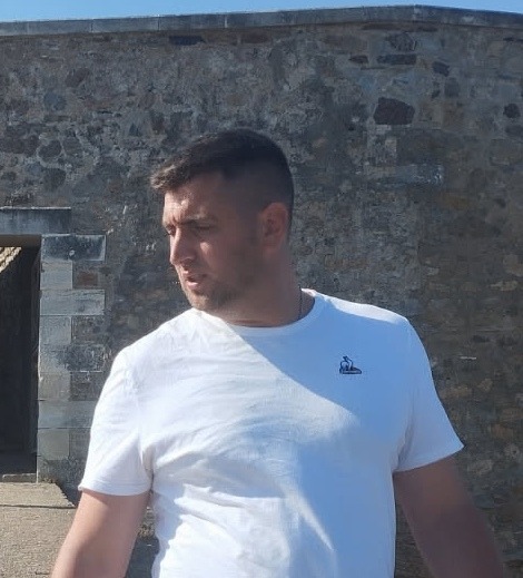 Profil de Avelino, 40 ans, Cruising gay à Sombreffe (Namur)