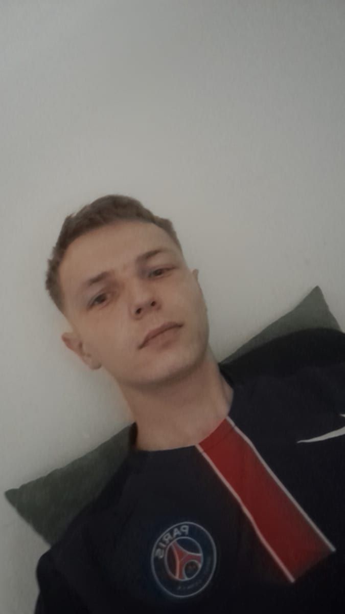 Profil de Ydris, 22 ans, Cruising gay à Ittre (Brabant wallon)