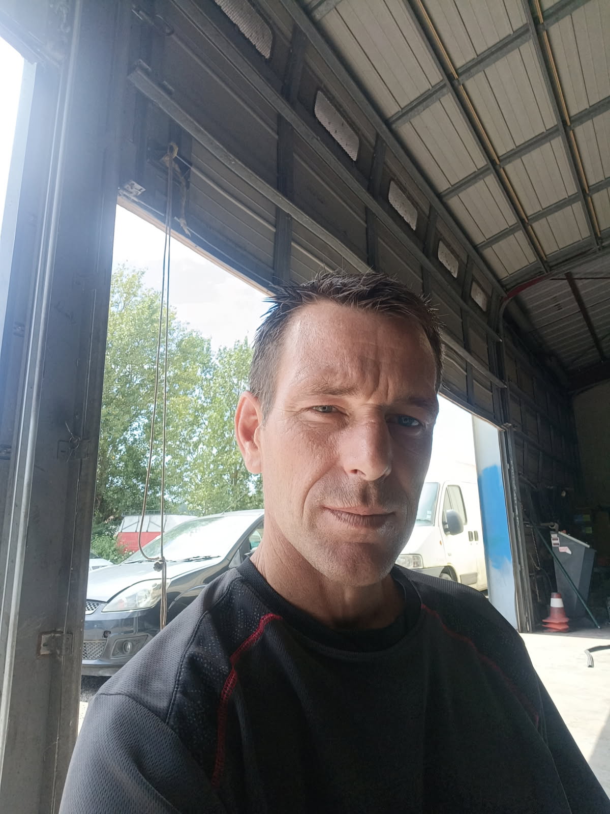 Profil de Alpay, 27 ans, Cruising gay à Viroinval (Namur)