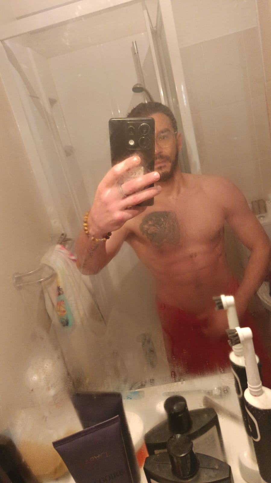 Leocadie - Cruising gay à Berloz Profil de Leocadie, 43 ans, Cruising gay à Berloz (Liège)