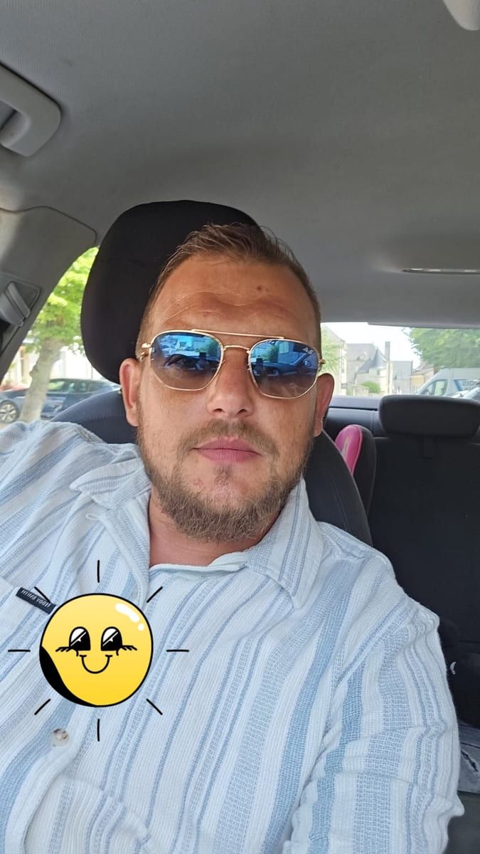 Mahdy - Cruising gay à Fosses-la-Ville Profil de Mahdy, 38 ans, Cruising gay à Fosses-la-Ville (Namur)