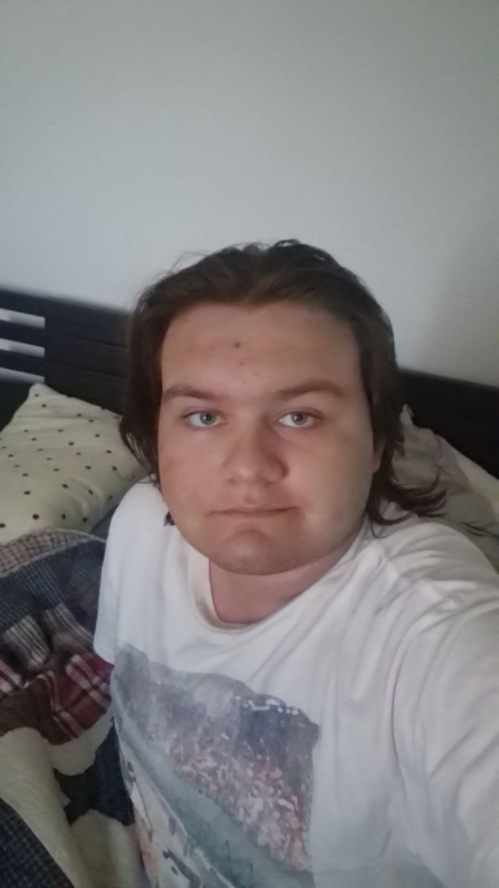 Efkan - Cruising gay à Ohey Profil de Efkan, 22 ans, Cruising gay à Ohey (Namur)