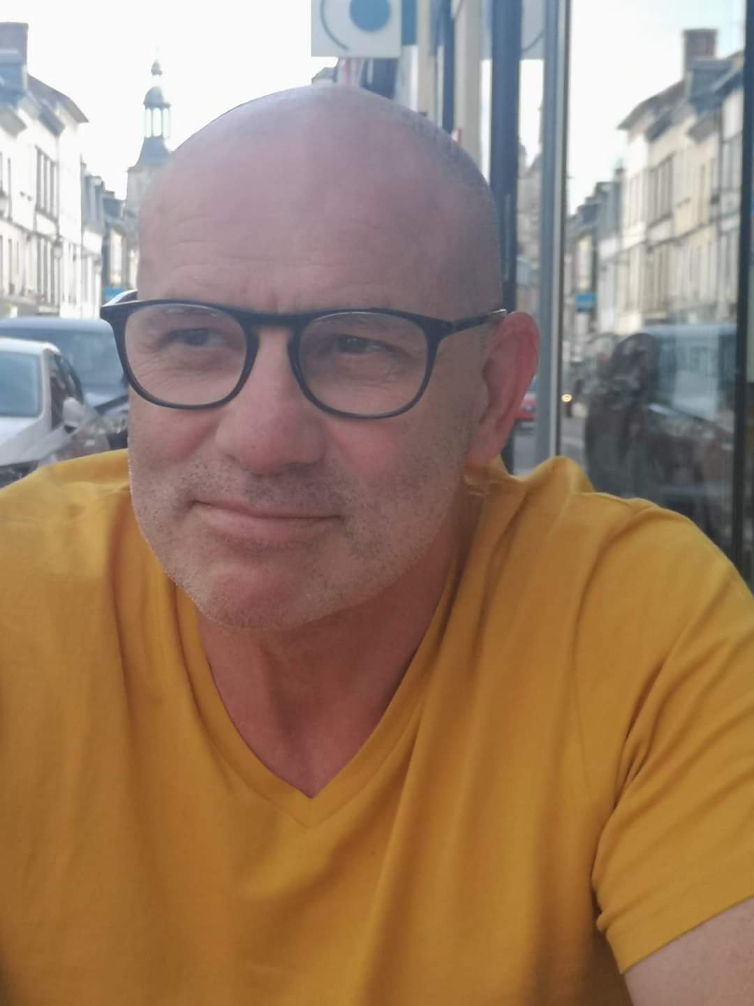 Profil de Nilton, 25 ans, Cruising gay à Pecq (Hainaut)