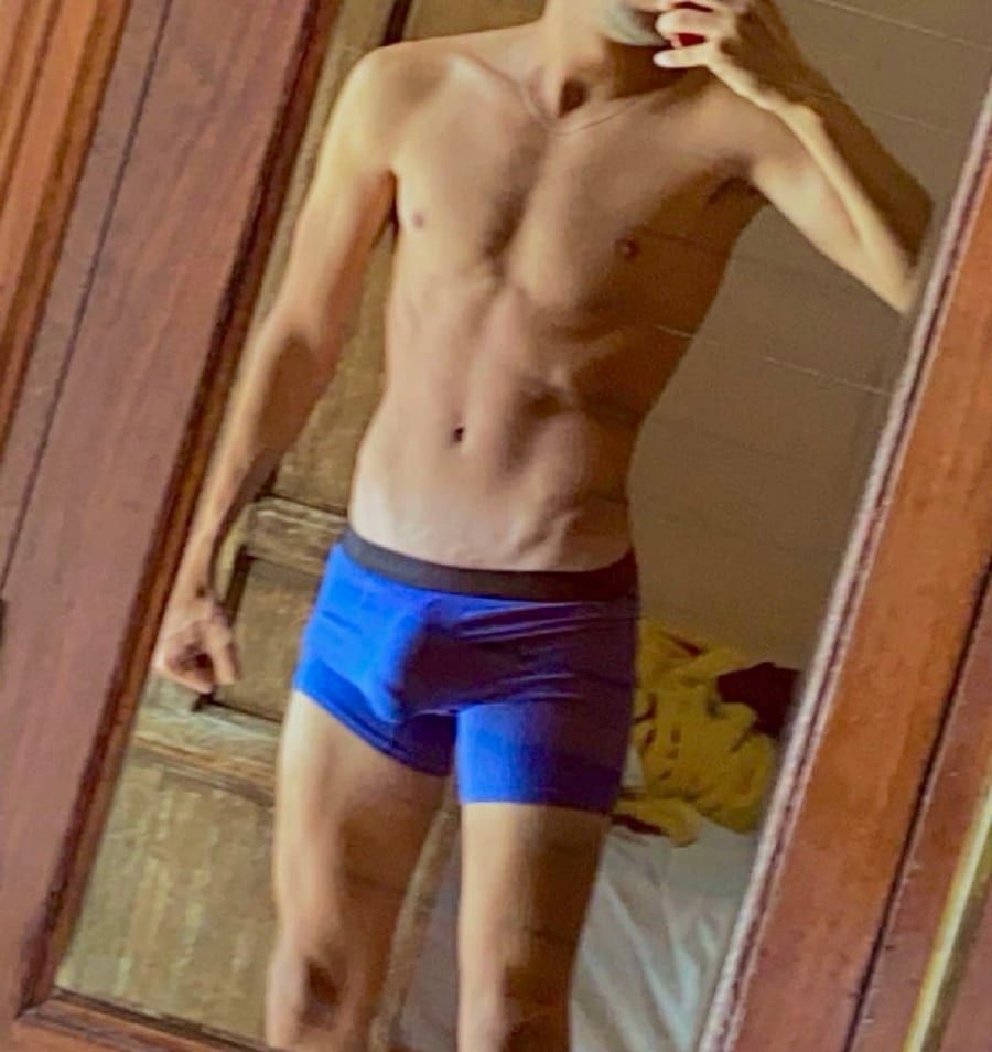 Adamo - Cruising gay à Lasne Profil de Adamo, 26 ans, Cruising gay à Lasne (Brabant wallon)