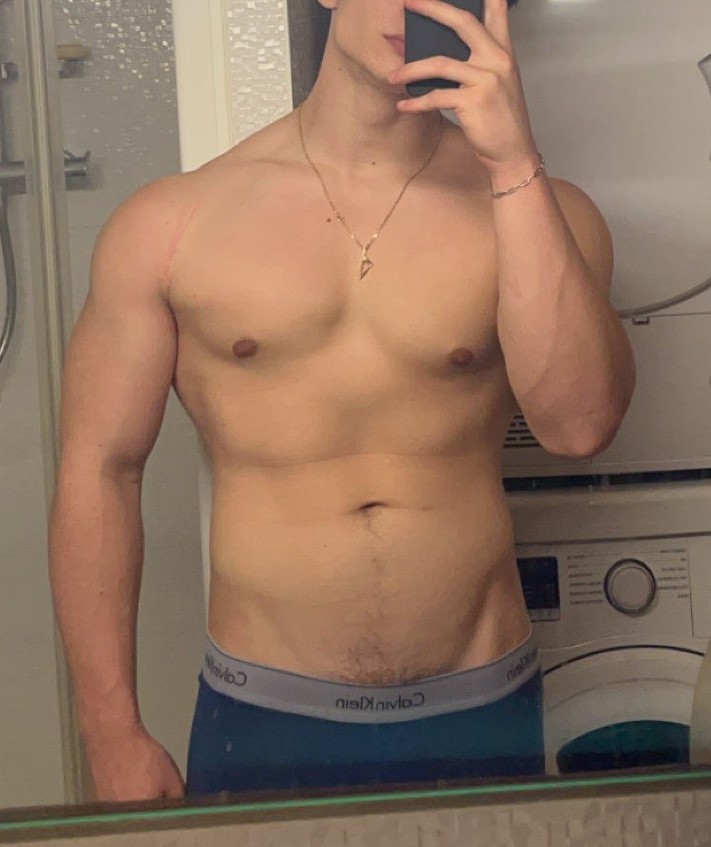 Jorian - Cruising gay à Berloz Profil de Jorian, 26 ans, Cruising gay à Berloz (Liège)