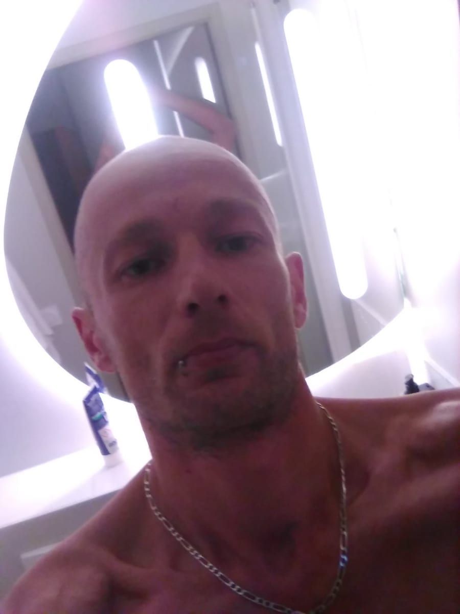 Profil de Edis, 38 ans, Cruising gay à Amay (Liège)