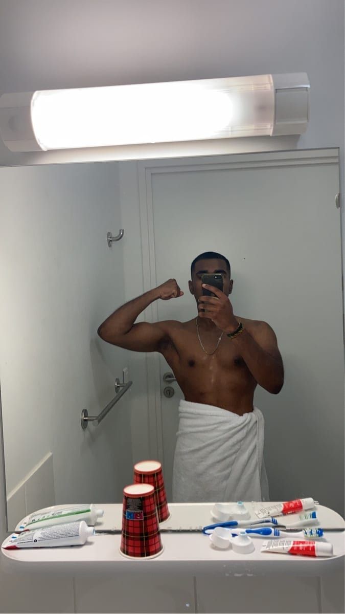 Joacquim - Cruising gay à Geer Profil de Joacquim, 38 ans, Cruising gay à Geer (Liège)
