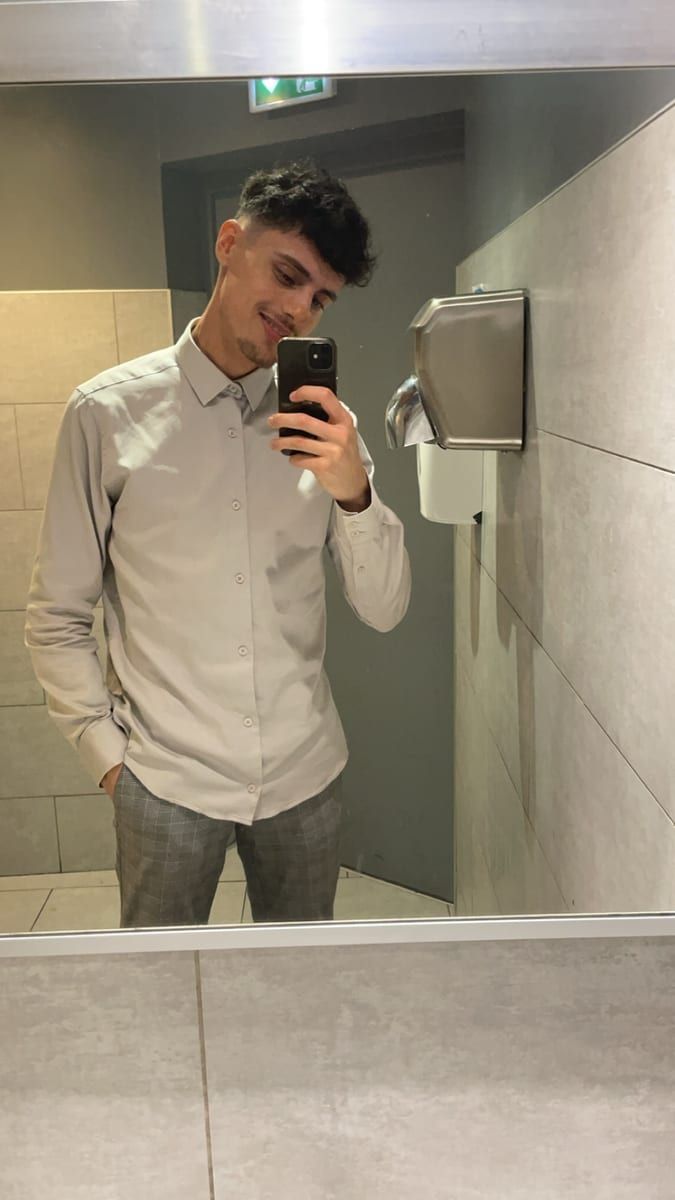 Profil de Ayhan, 23 ans, Cruising gay à Celles (Hainaut)