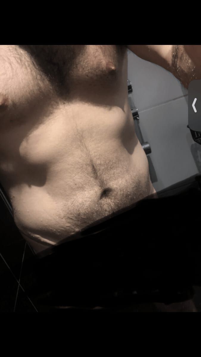 Chalom - Cruising gay à Stavelot Profil de Chalom, 25 ans, Cruising gay à Stavelot (Liège)