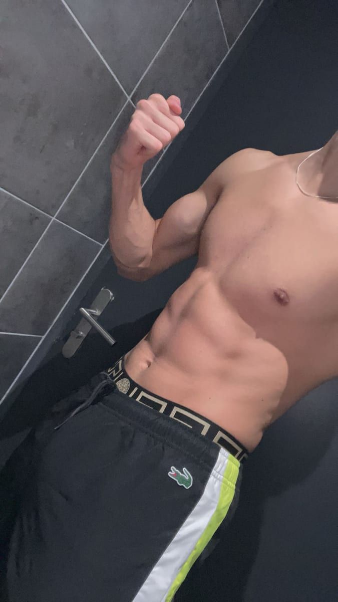 Soig - Cruising gay à Rendeux Profil de Soig, 44 ans, Cruising gay à Rendeux (Luxembourg)
