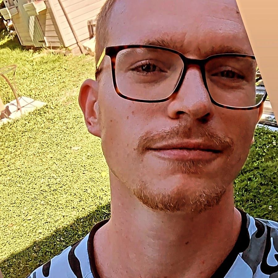 Profil de Clarel, 33 ans, Cruising gay à Sainte-Ode (Luxembourg)