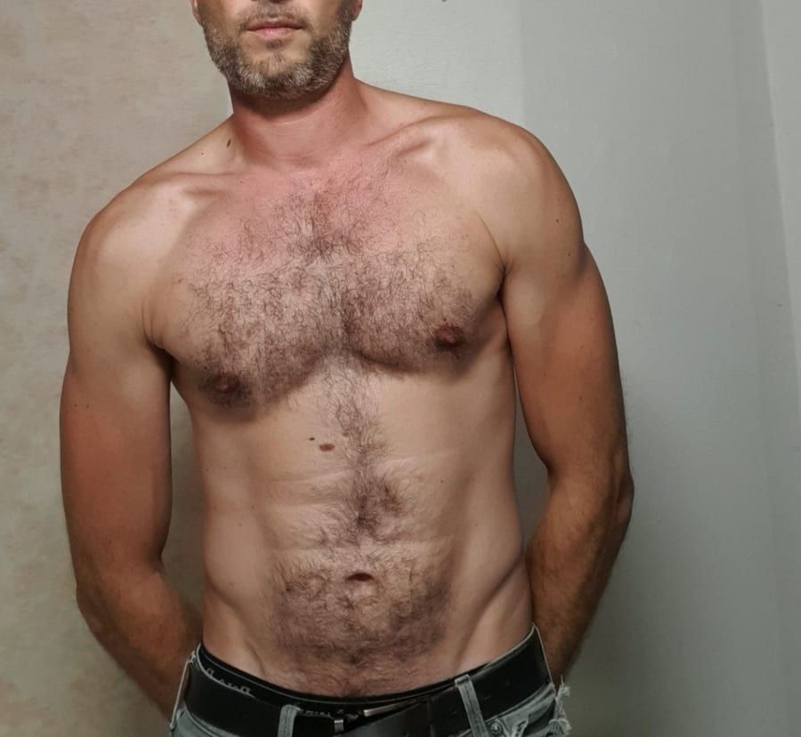 Profil de Moulay-driss, 28 ans, Cruising gay à Anhée (Namur)