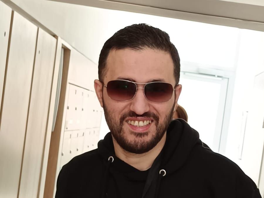 Profil de Ouaheb, 26 ans, Cruising gay à Remicourt (Liège)