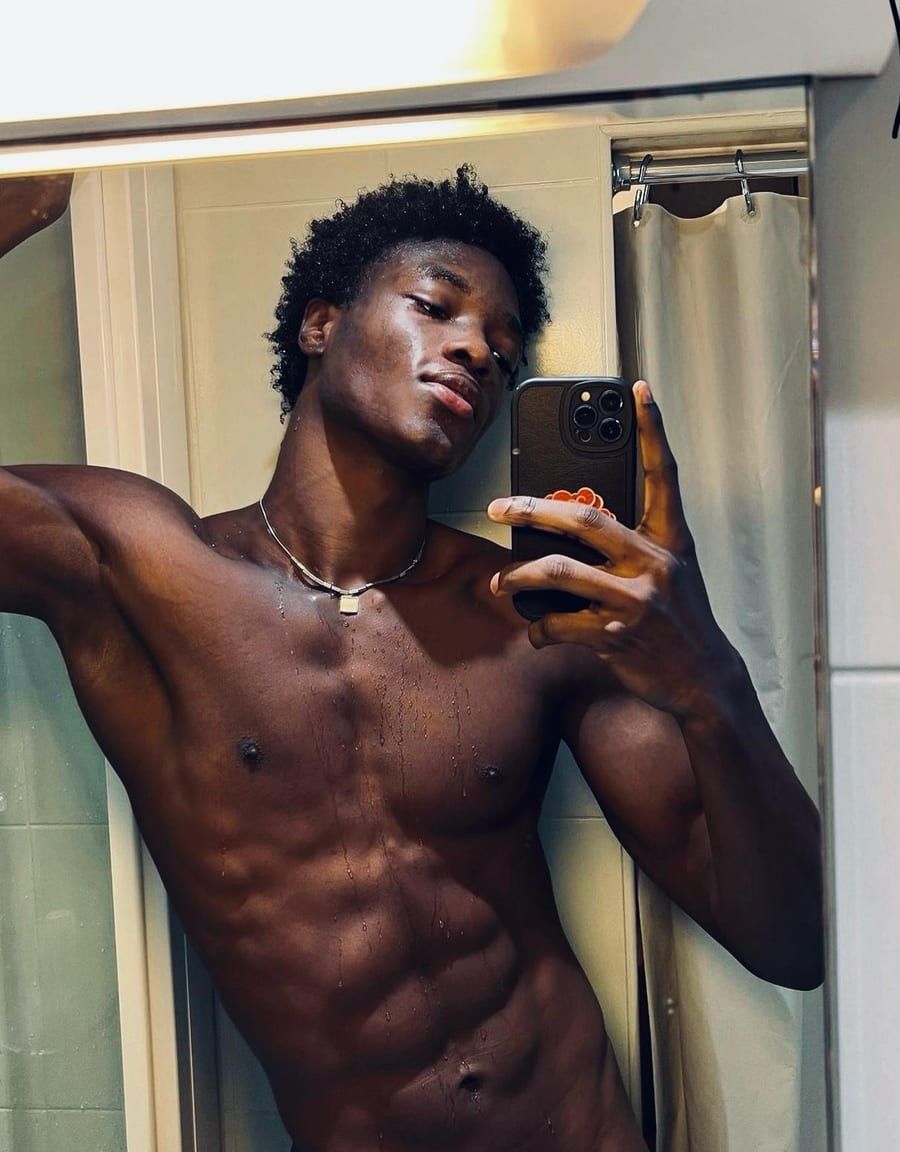 Profil de Aimane, 26 ans, Cruising gay à Celles (Hainaut)