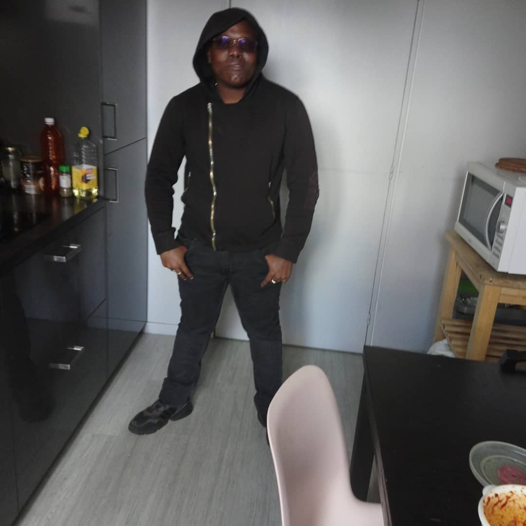 Allen - Cruising gay à Rendeux Profil de Allen, 45 ans, Cruising gay à Rendeux (Luxembourg)