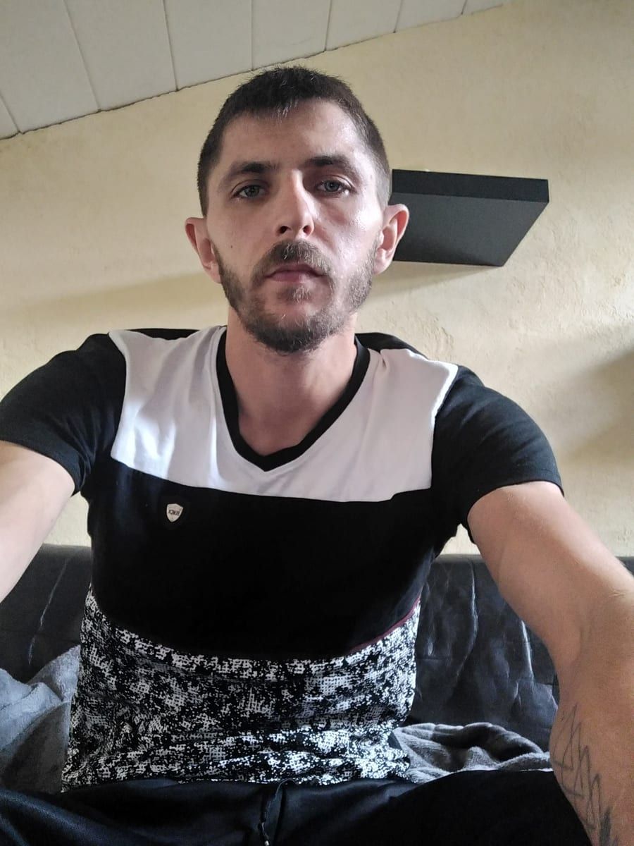 Profil de Oier, 42 ans, Cruising gay à Donceel (Liège)