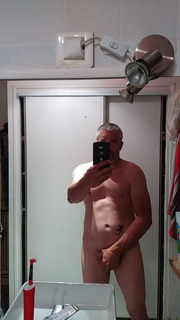 Profil de Farhane, 22 ans, Cruising gay à Forest (Bruxelles-Capitale)