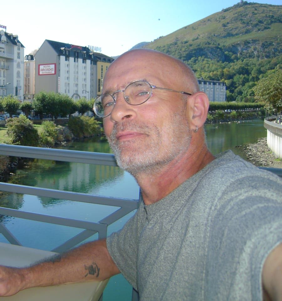 Fessal - Cruising gay à Chièvres Profil de Fessal, 45 ans, Cruising gay à Chièvres (Hainaut)