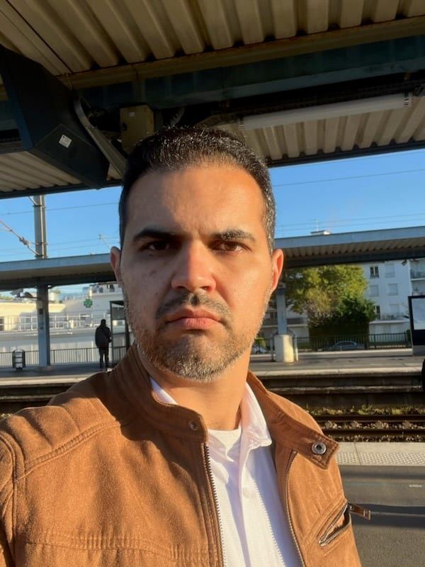 Railley - Cruising gay à Lessines Profil de Railley, 31 ans, Cruising gay à Lessines (Hainaut)