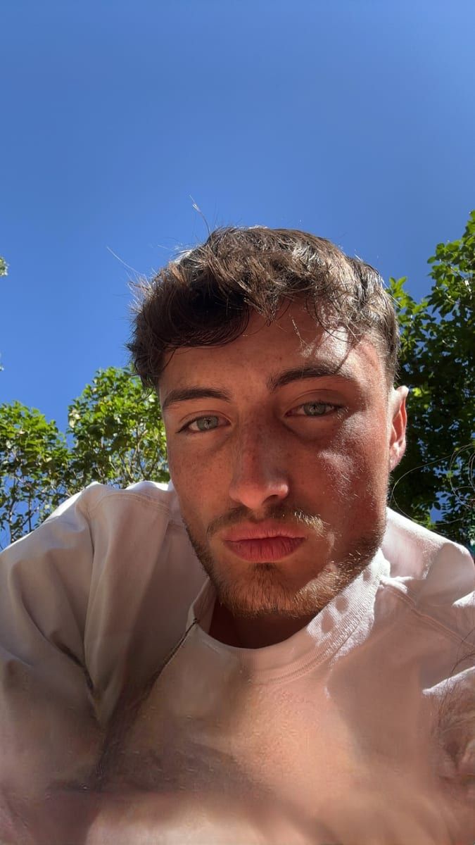 Profil de Destin, 26 ans, Cruising gay à Brugelette (Hainaut)
