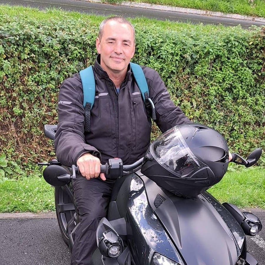 Irenee - Cruising gay à Geer Profil de Irenee, 38 ans, Cruising gay à Geer (Liège)