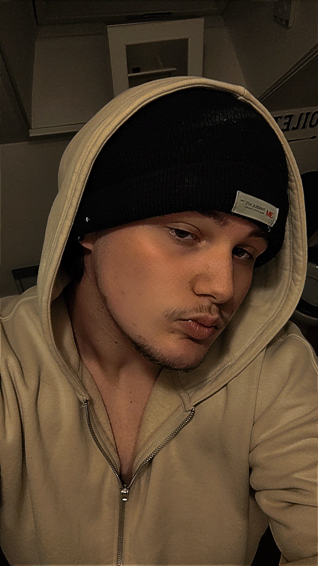 Profil de Nouha, 34 ans, Cruising gay à Incourt (Brabant wallon)