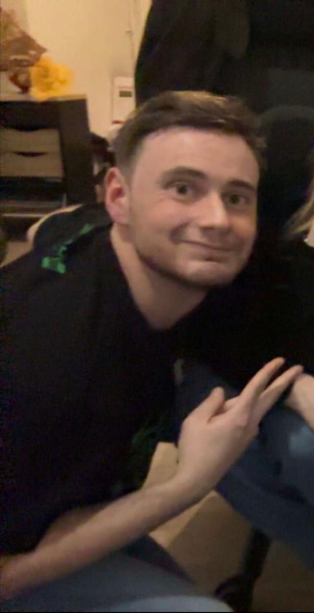 Profil de Emeryc, 39 ans, Cruising gay à Chastre (Brabant wallon)