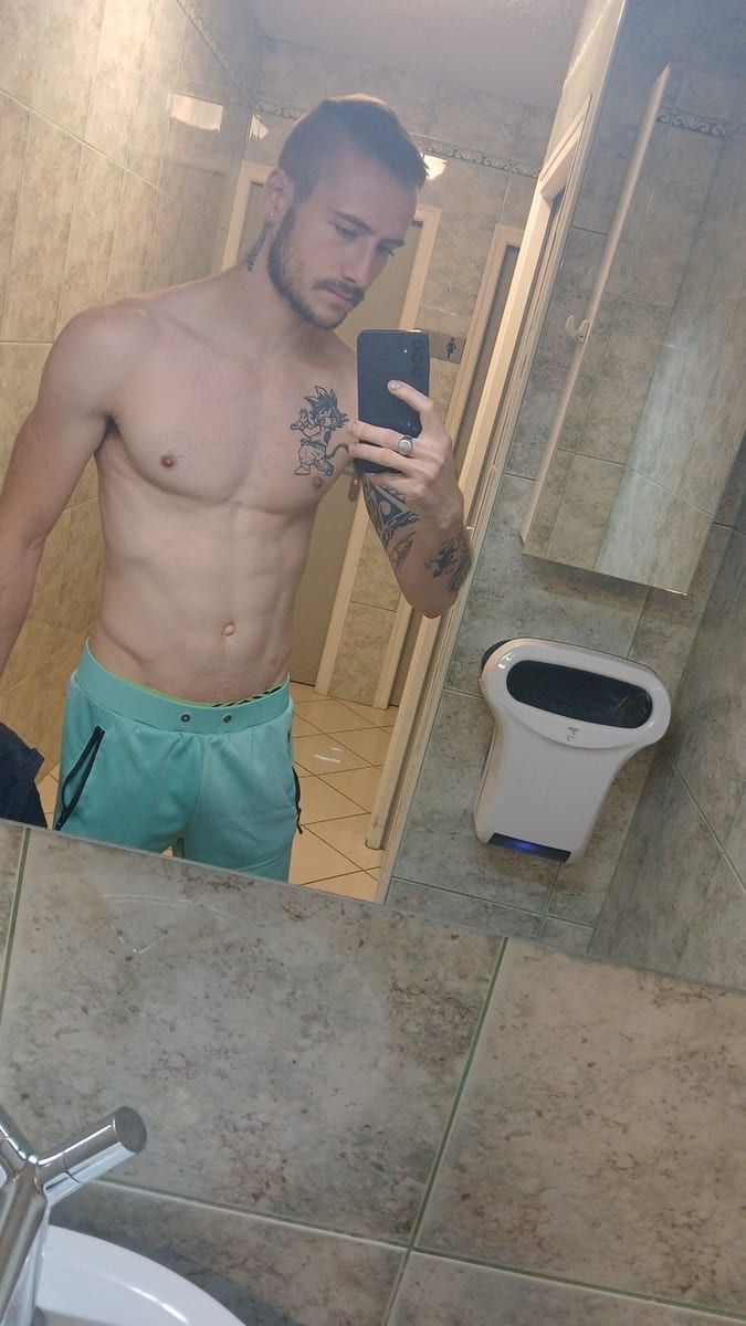 Profil de Jolann, 30 ans, Cruising gay à Antoing (Hainaut)